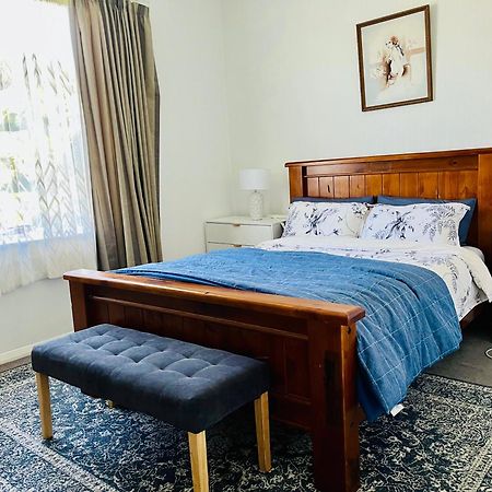 Modern Upstairs Apartment In Dunedin Central Kültér fotó